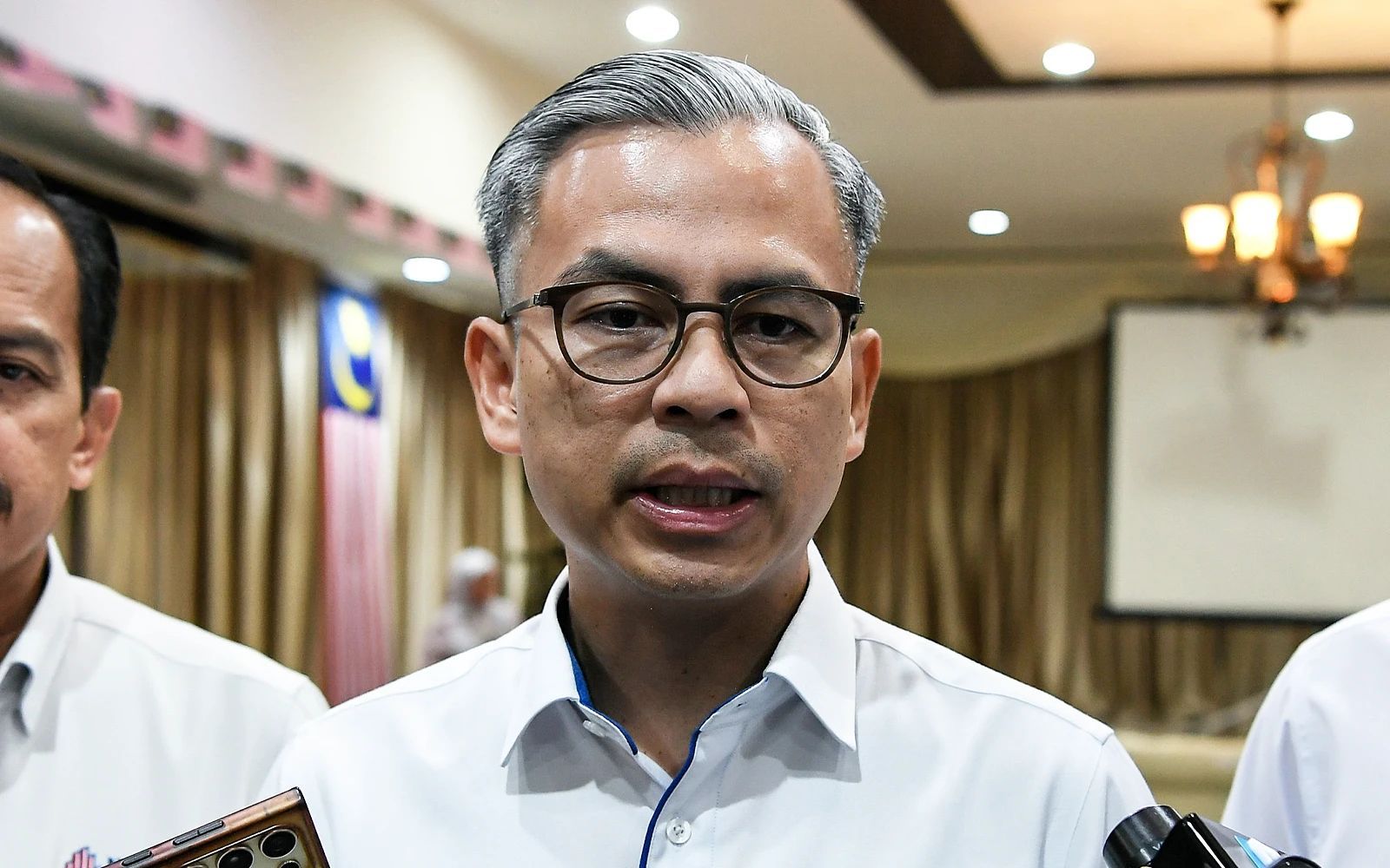 நாடாளுமன்ற, சட்டமன்ற உறுப்பினர்களுக்கு மிரட்டல் மின்னஞ்சல்! மலேசிய அரசியல் வட்டாரத்தில் பரபரப்பு