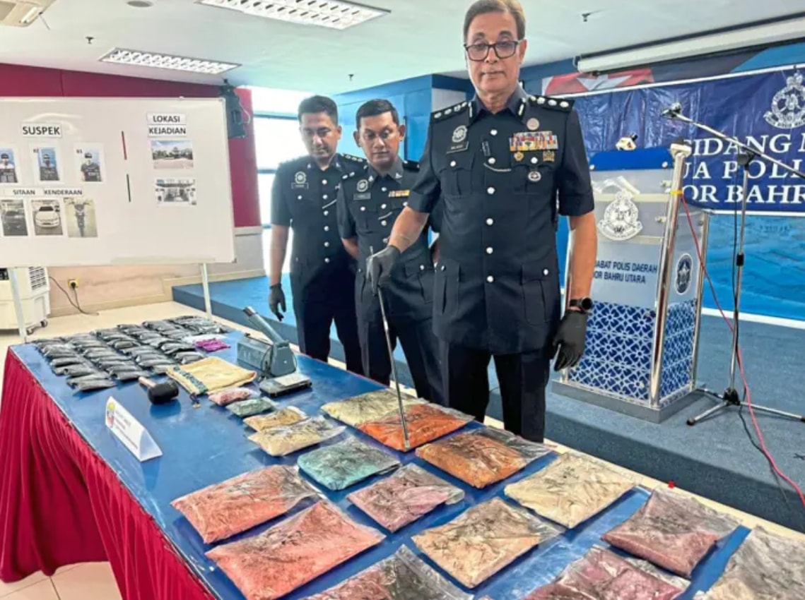 ஜோகூரில் 10 கிலோவுக்கும் அதிகமான போதைப் பொருட்களுடன் மூவர் கைது!