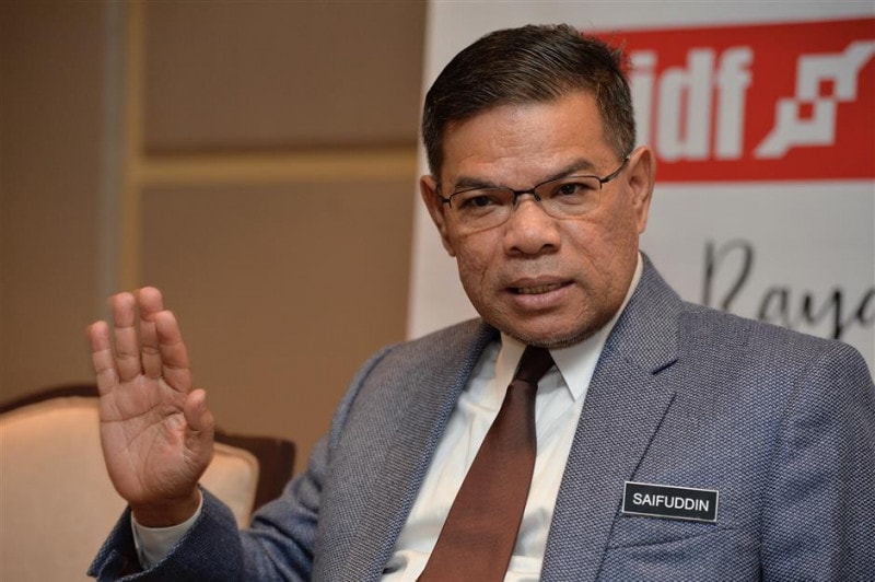 மலேசியக் கடலில் கடற்கொள்ளையர்கள் இல்லை; சிறு குற்றவாளிகள் மட்டுமே உள்ளனர் - நாடாளுமன்றத்தில் அமைச்சர் தகவல்!