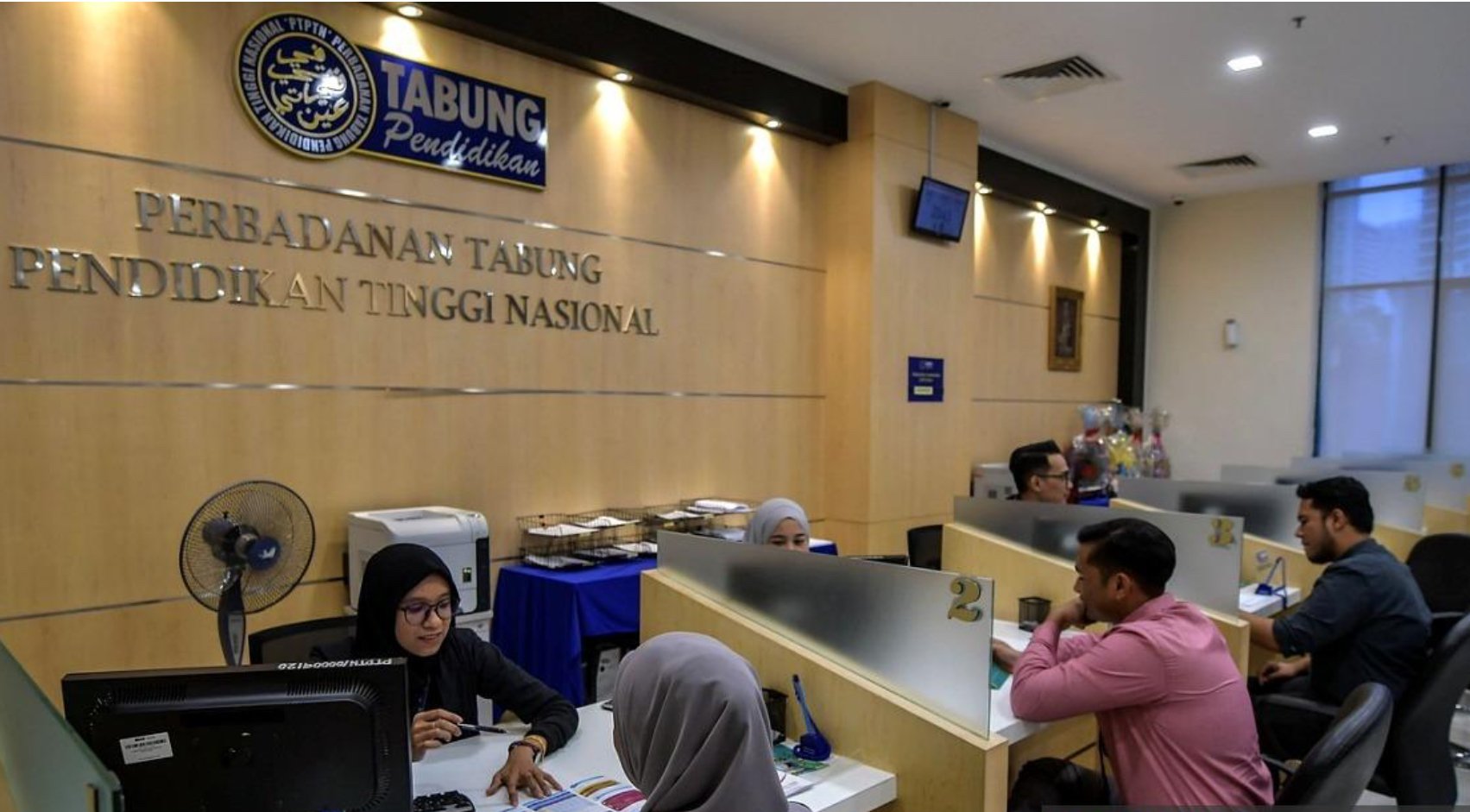 ஏழை மாணவர்களுக்கு இலவச உயர்க்கல்வி