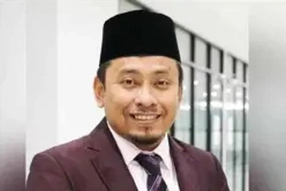 மதுபானம் பரிமாறப்பட்ட அரச விருந்து – சுற்றுலா அமைச்சரை உடனே பணி நீக்கம் செய்ய பாஸ் கோரிக்கை!