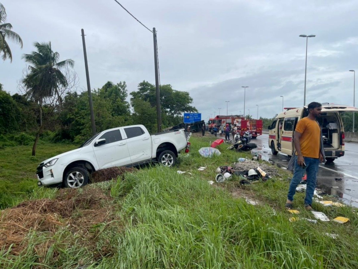 சித்தியவானில் உதவி செய்யச் சென்ற குடும்பம் விபத்தில் சிக்கி தாய் பலி, கணவன் பிள்ளைகள் காயம்!