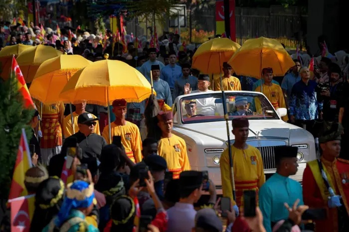 ராஜா மூடாவின் திருமண வைபவம்: மக்களுக்கு நன்றி நவிழ்ந்தார் சிலாங்கூர் சுல்தான்