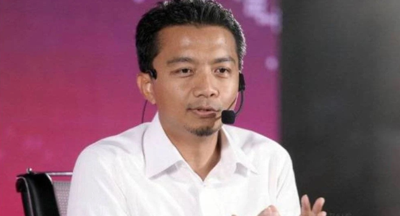 டிரம்பிற்கு அழைப்பா? பாச்சோக் நாடாளுமன்ற உறுப்பினரின் ஆவேசக் குரல்!