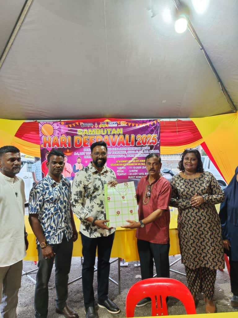 புக்கிட் கெமுனிங் முதியோர் இல்லத்தைச் சேர்ந்த 60க்கும் மேற்பட்டவர்களுக்கு தீபாவளி உபசரிப்பு வழங்கப்பட்டது