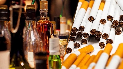 மதுபானம், சிகரெட் வகைகளுக்கு கலால் வரி உயர்த்தப்படுகிறது