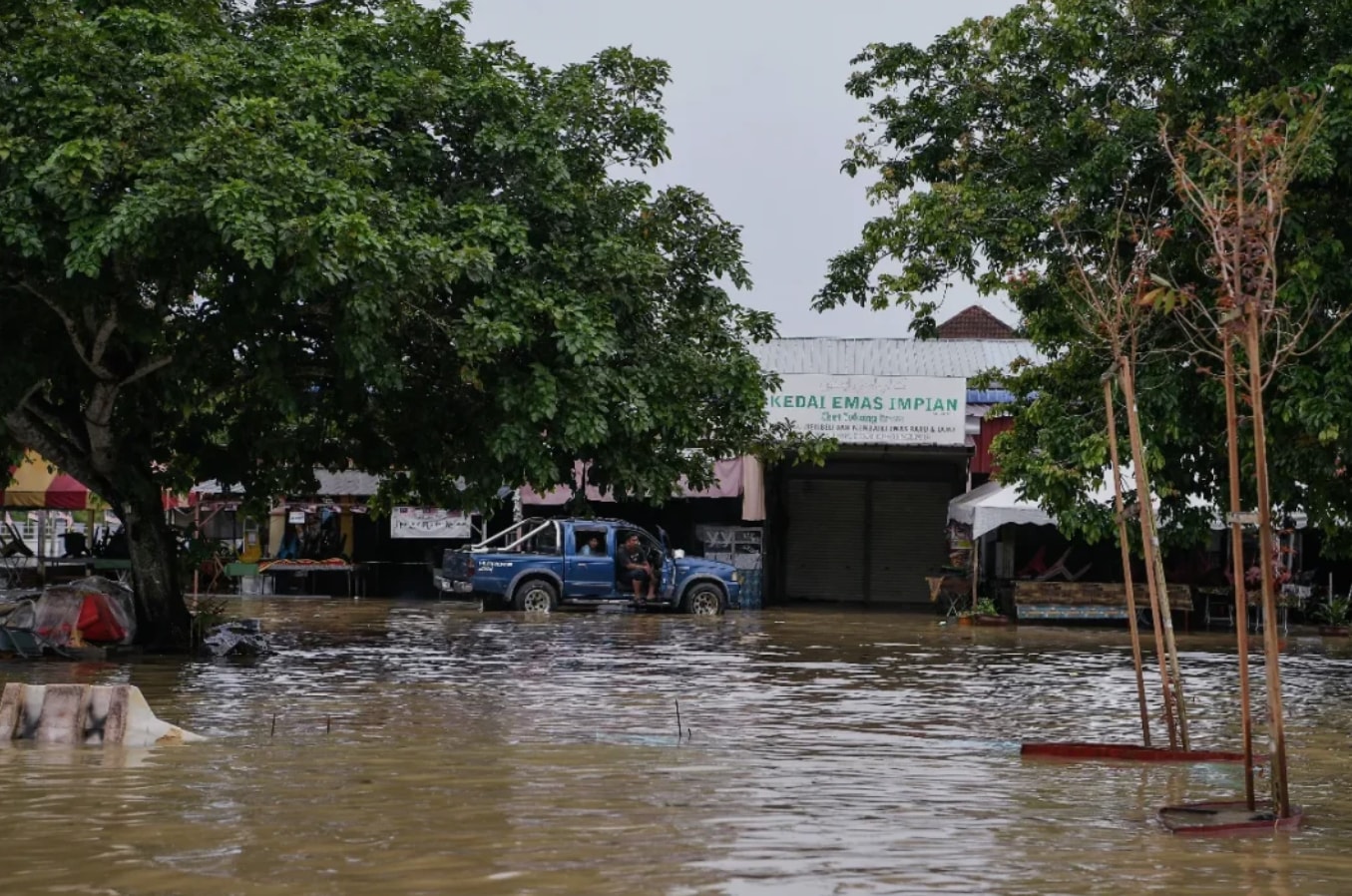 நிவாரண மையங்களில் தஞ்சம் புகுந்தவர்களின் எண்ணிக்கை அதிகரிப்பு