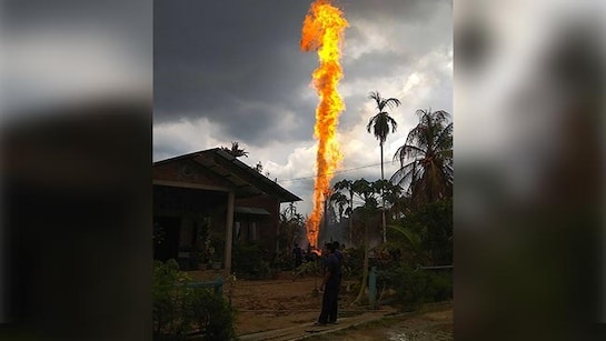 இந்தோனேசியாவில் செம்பனை எண்ணெயுடன் வந்த கப்பலில் தீ: 10 பேர் பலி