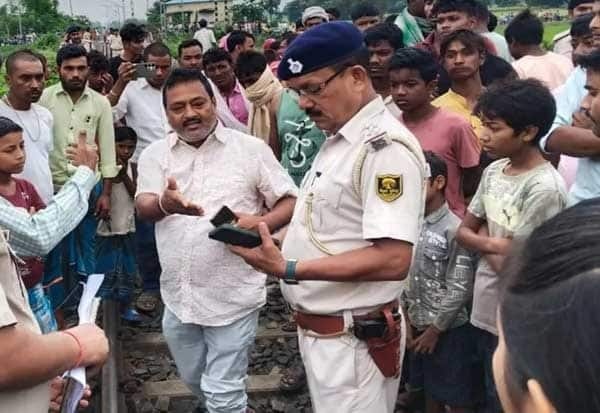 ரீல்ஸ் மோகத்தால் விபரீதம்: பீஹாரில் ரயில் மோதி 4 பேர் பரிதாப பலி