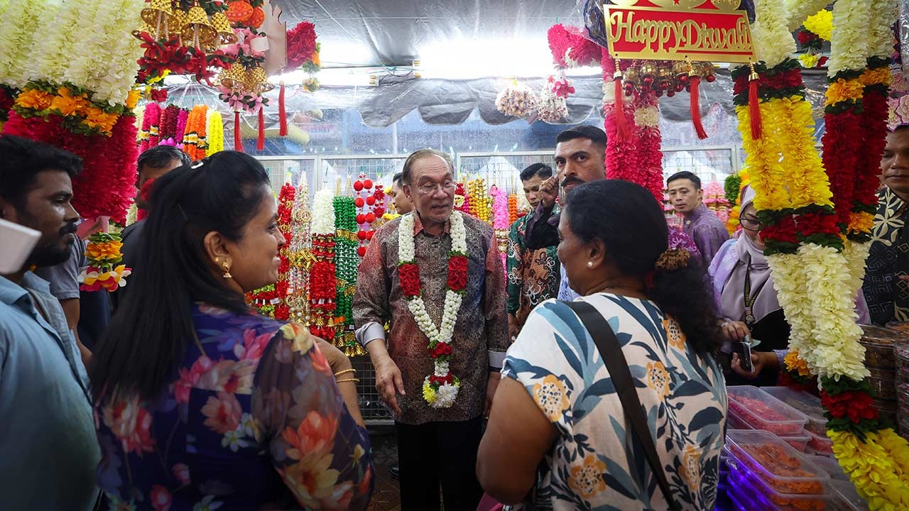 தீபாவளியையொட்டி பிரதமர் டத்தோ ஶ்ரீ அன்வார் பிரிக்பீல்ட்ஸிற்கு வருகை