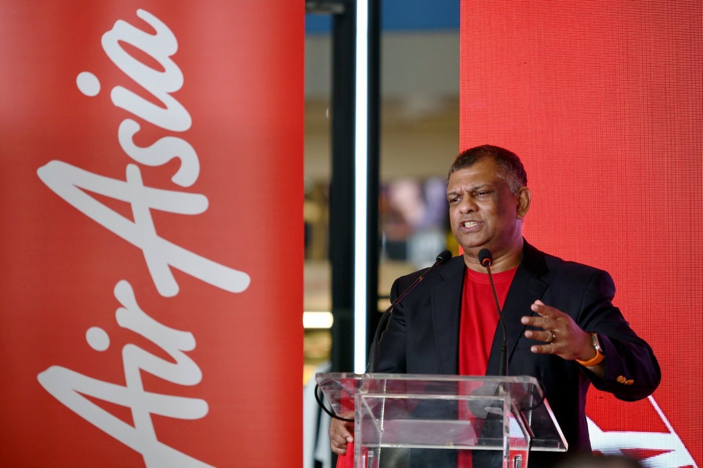 டான் ஶ்ரீ டோனி பெர்னாண்டஸ் சமூக ஊடகக் கணக்கிற்கு முழுக்குப் போட்டார்