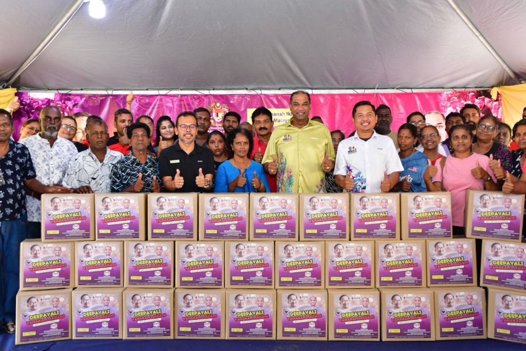 தீபாவளி திருநாளை முன்னிட்டு பி40 குடும்பங்களுக்கு 11,600 அத்தியாவசியப் பொருட்கள்