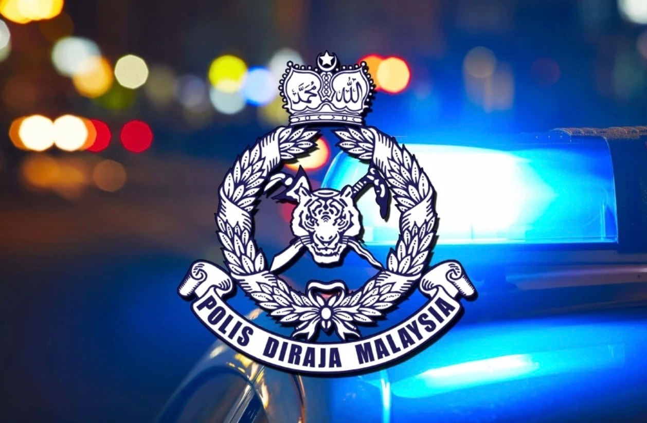 24 போலீஸ் அதிகாரிகள் பணியிலிருந்து நீக்கம்