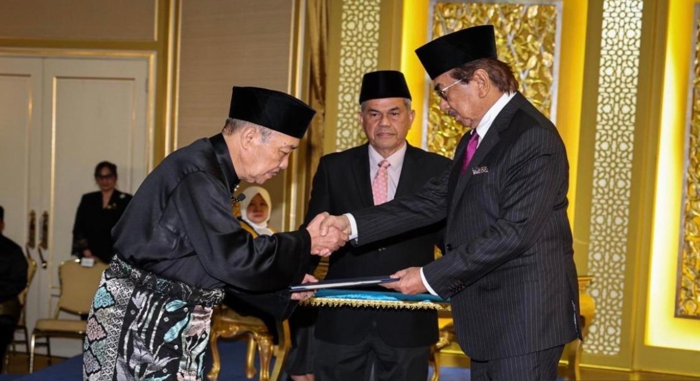 சபா முதலமைச்சராக இரண்டாம் தவணையாக பதவியேற்றார் ஹாஜிஜி நோர்