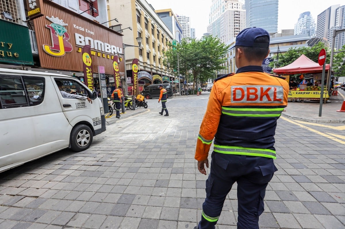 மஸ்ஜிட் இந்தியா வழக்க நிலைக்குத் திரும்பியது