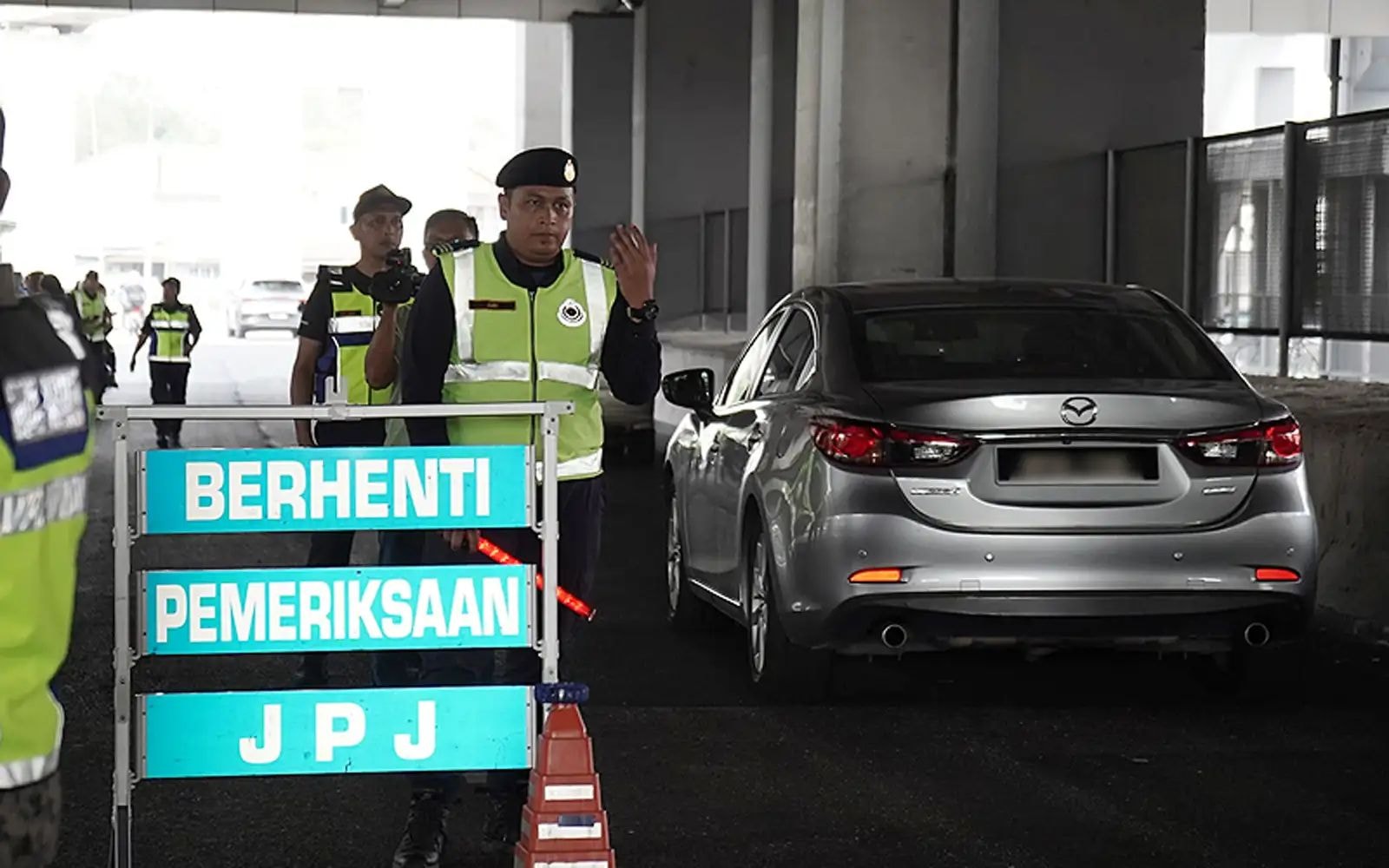 ஜேபிஜே சம்மன்களுக்கு ஜனவரி முதல் தேதிக்கு முன்னதாக தீர்வு காணவில்லை என்றார் கருப்புப்பட்டியலில் வாகன உரிமையாளர்கள்