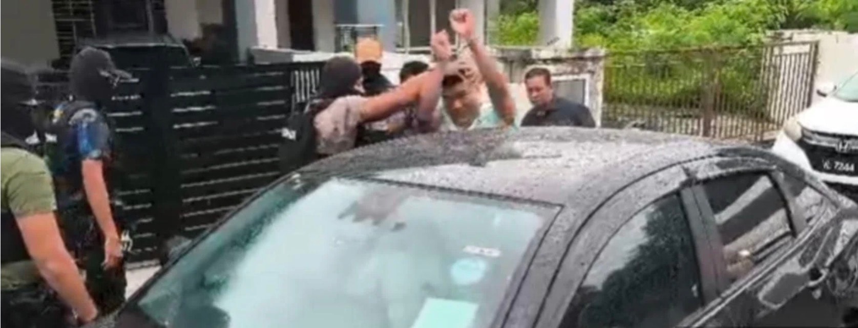 சர்ச்சைக்குரிய வர்த்தகர் ஆல்பெர்ட் தே கைது: வீட்டில் அதிரடிச் சோதனையில் எஸ்பிஆர்எம்