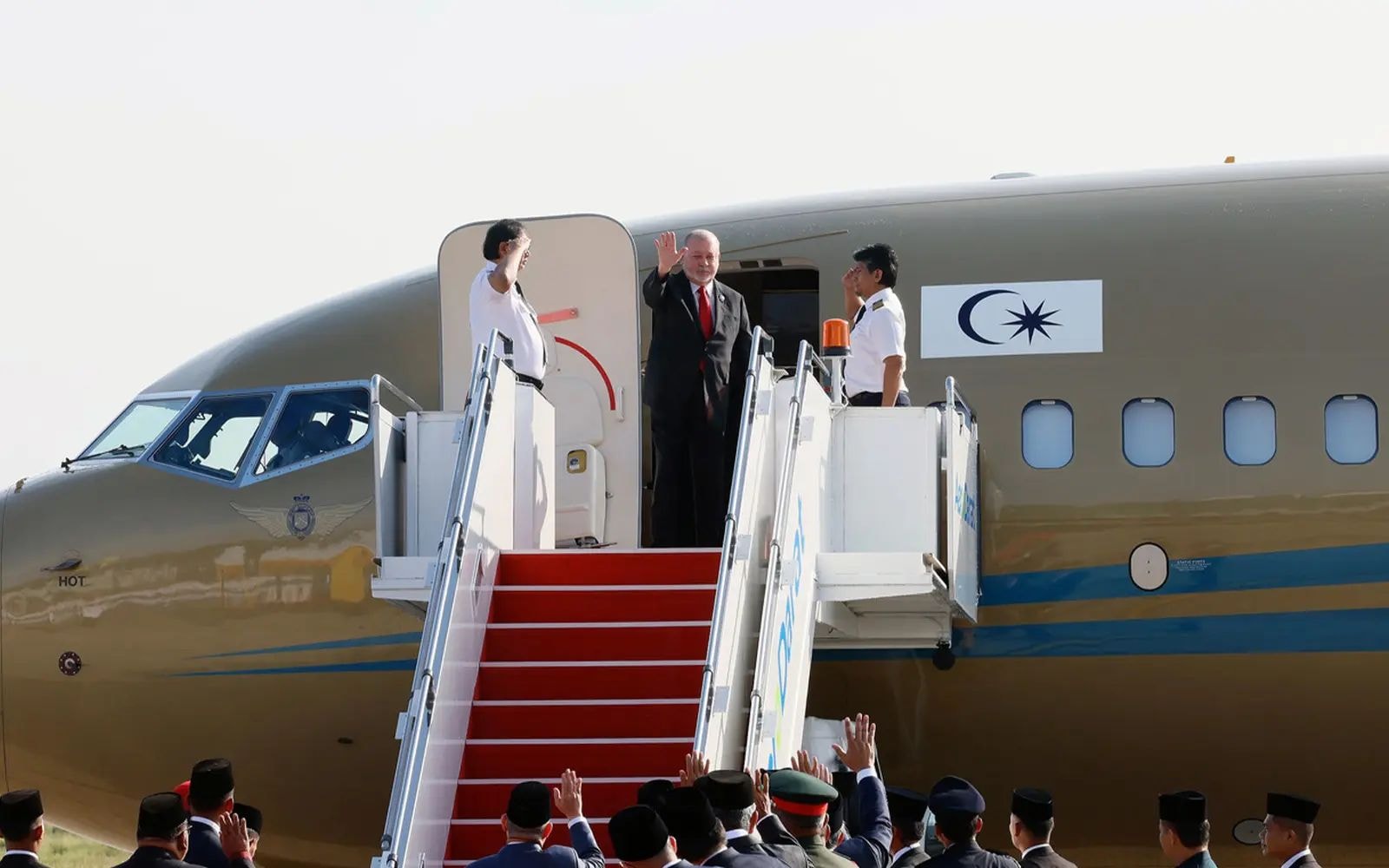 அரசு முறைப் பயணமாக சவுதி அரேபியா புறப்பட்டார் மாமன்னர் சுல்தான் இப்ராஹிம்