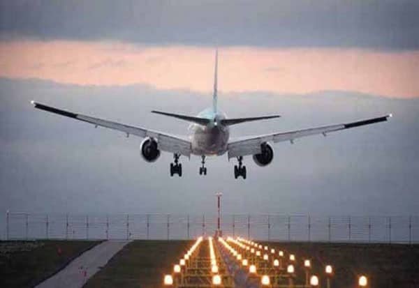 தவறான ஓடுபாதையில் தரையிறங்கிய ஆப்கான் விமானம்