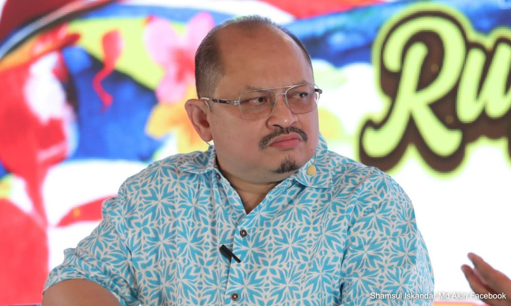 பிரதமரின் அரசியல் செயலாளர் பதவி விலகல்