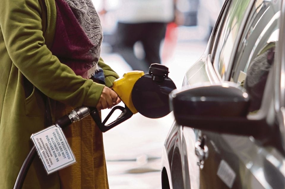 பூடி95 திட்டத்தில் 300 லிட்டரையும் பயன்படுத்திய 0.6 % மக்கள் – கணக்குச் சொன்ன நிதி அமைச்சு!