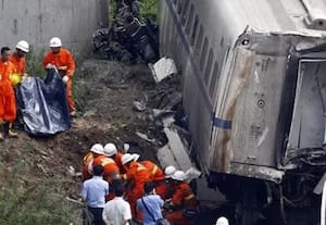 சீனாவில் சோதனை ரயில் மோதி 11 ஊழியர்கள் பலி