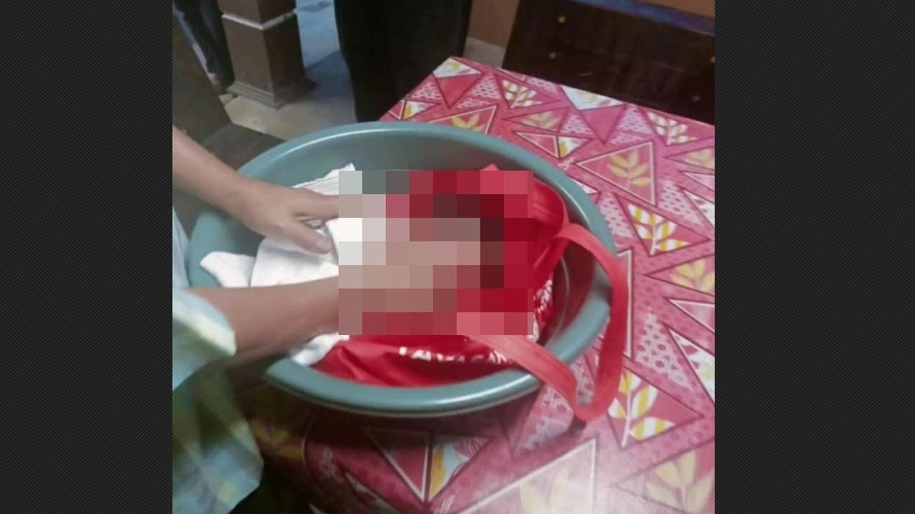 கழிப்பறையில் கைவிடப்பட்ட பெண் குழந்தை