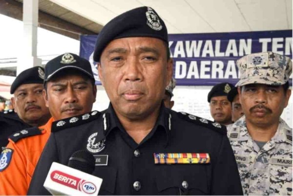 போலீசாரை காரில் மோதித் தள்ளிவிட்டு தப்பியோடிய மூவர் வளைத்துப் பிடிக்கப்பட்டனர்