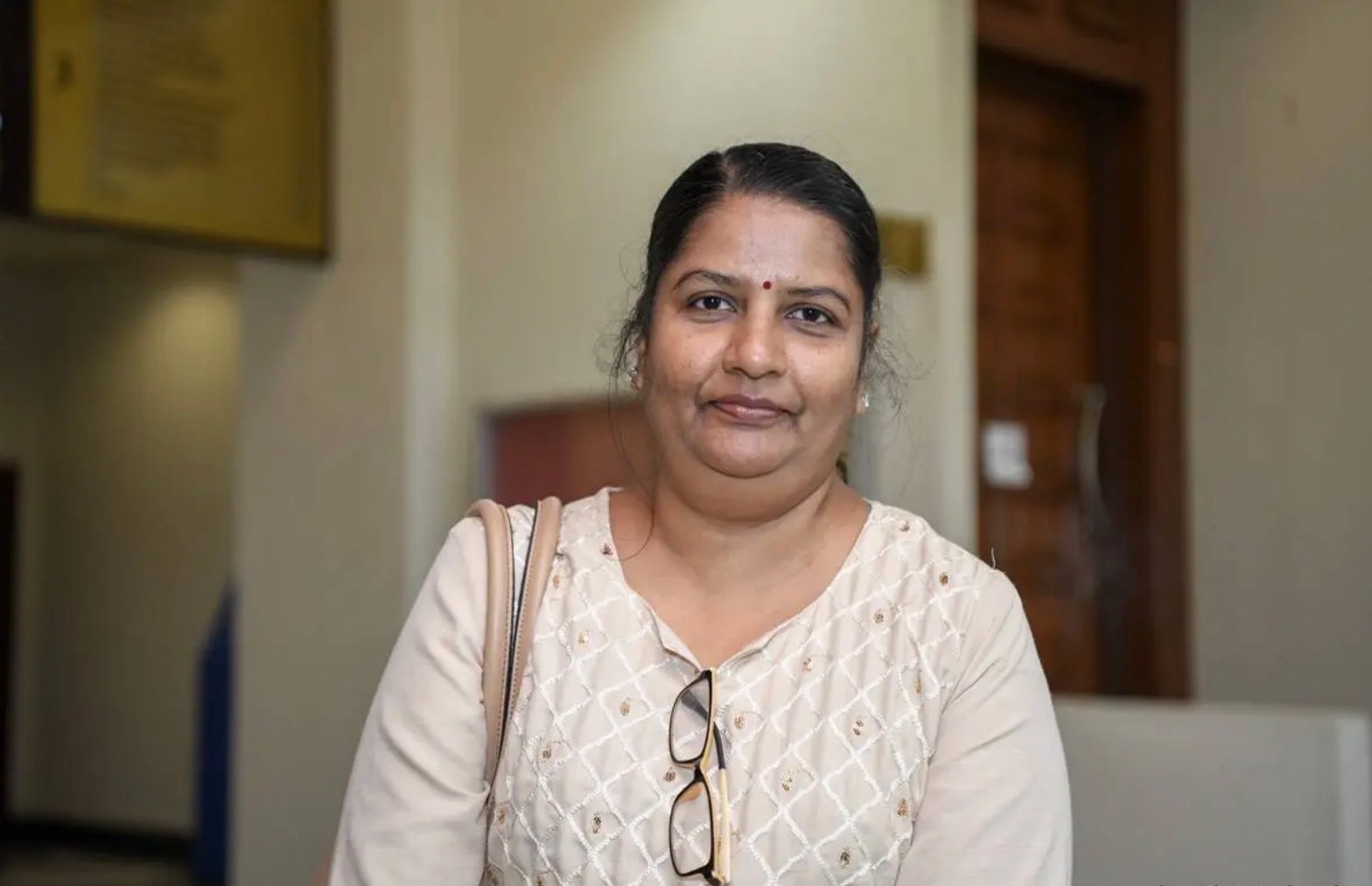 இந்திராகாந்தியின் முன்னாள் கணவர் கே. பத்மநாபனை நாடு தழுவிய நிலையில் தேடுவதற்கு போலீஸ் துறைக்கு உத்தரவு