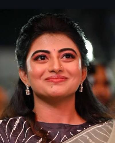 கயல் ஆனந்தி பிரபாஸ் படத்தில்