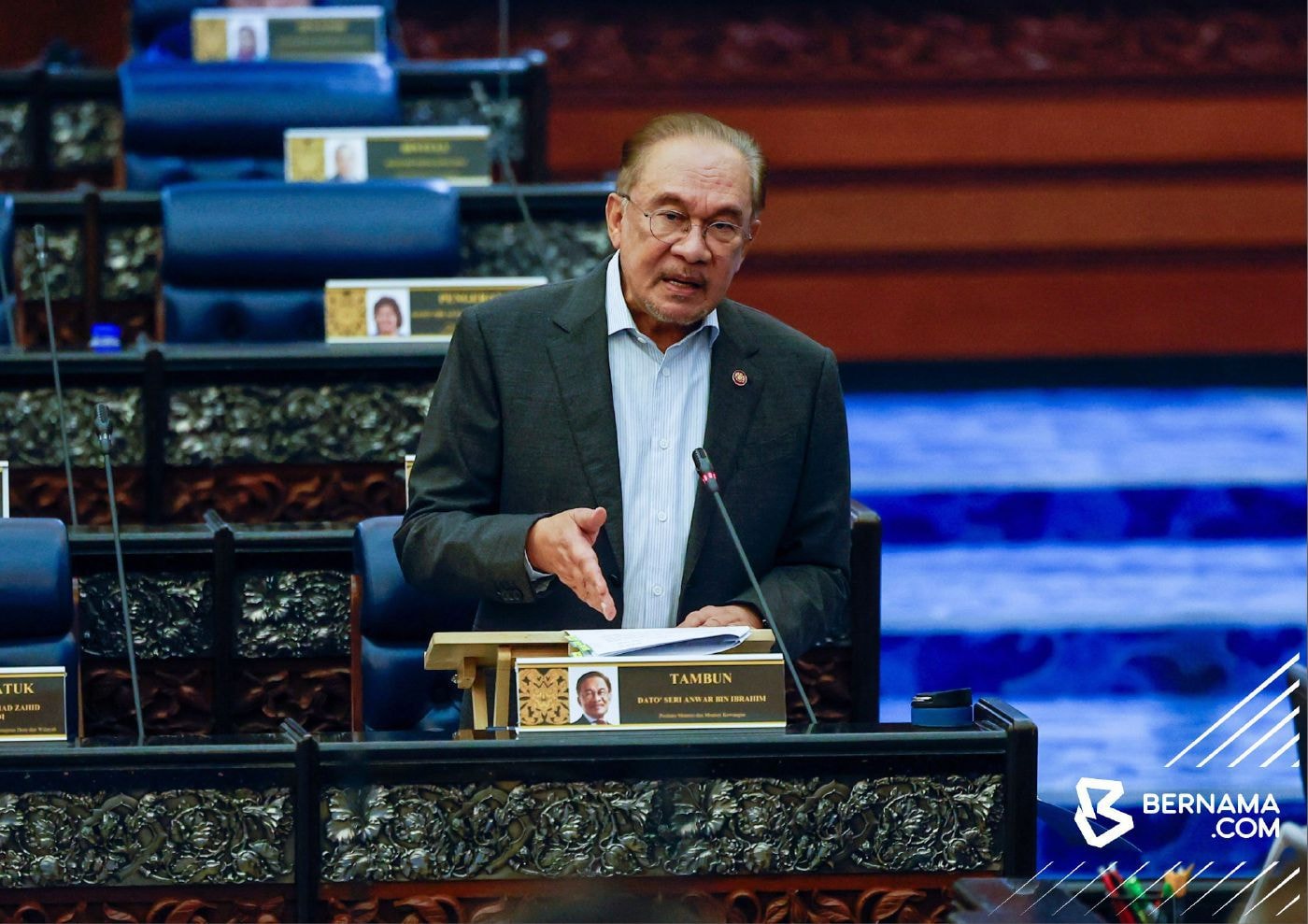 பிரதமர் கேள்வி நேரத்தில் எதிர்கட்சியினரின் கேள்விகள் தவிர்க்கப்படுகின்றதா? - நாடாளுமன்றத்தில் எழுப்பப்பட்ட குற்றச்சாட்டிற்கு அன்வார் மறுப்பு