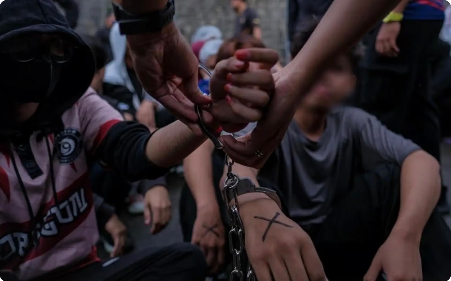 ஜோகூர் தொழிற்சாலையில் போலி அடையாள அட்டையில் பணியாற்றி வந்த 31 சிறார்கள் கைது ஜோகூர் தொழிற்சாலையில் போலி அடையாள அட்டையில் பணியாற்றி வந்த 31 சிறார்கள் கைது