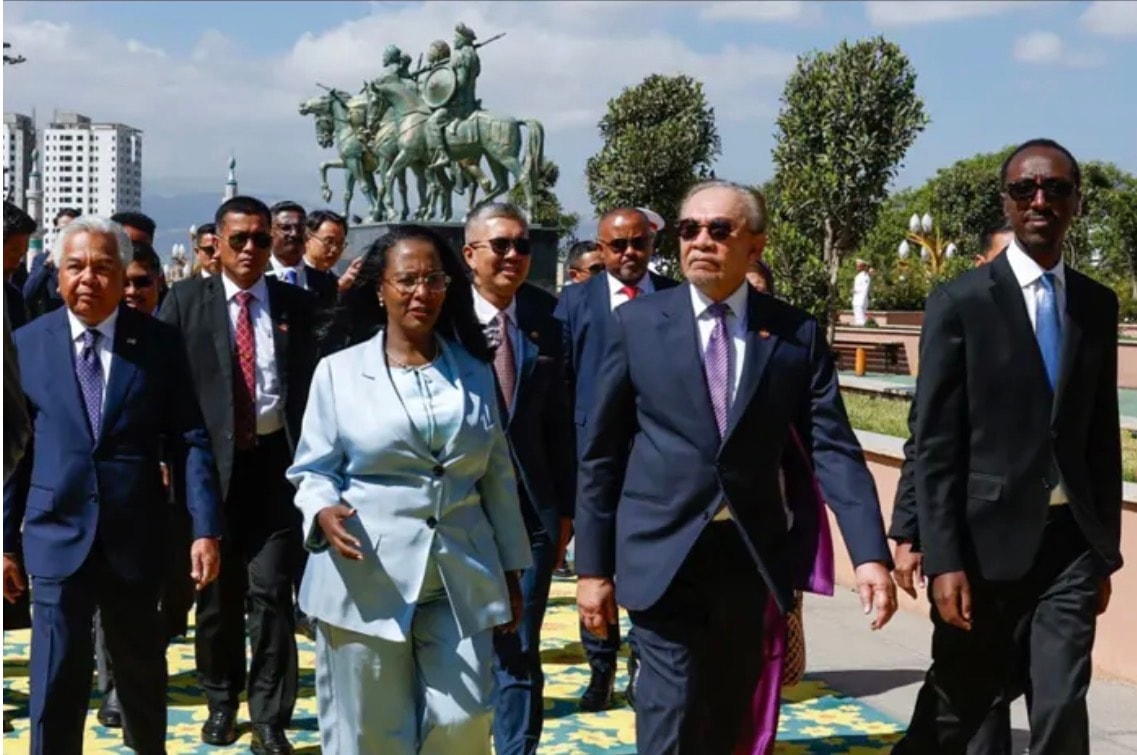 புதிய திசையை நோக்கி உறவுகளை வலுப்படுத்திக் கொள்ள இணக்கம்