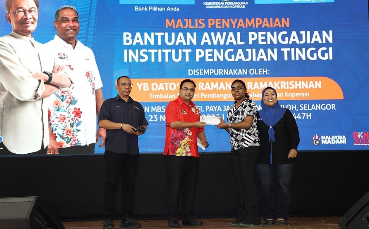 சுங்கை பூலோவைச் சேர்ந்த 130 மாணவர்கள் தலா 50,750 ரிங்கிட் கல்வி உதவித் தொகை பெற்றனர்