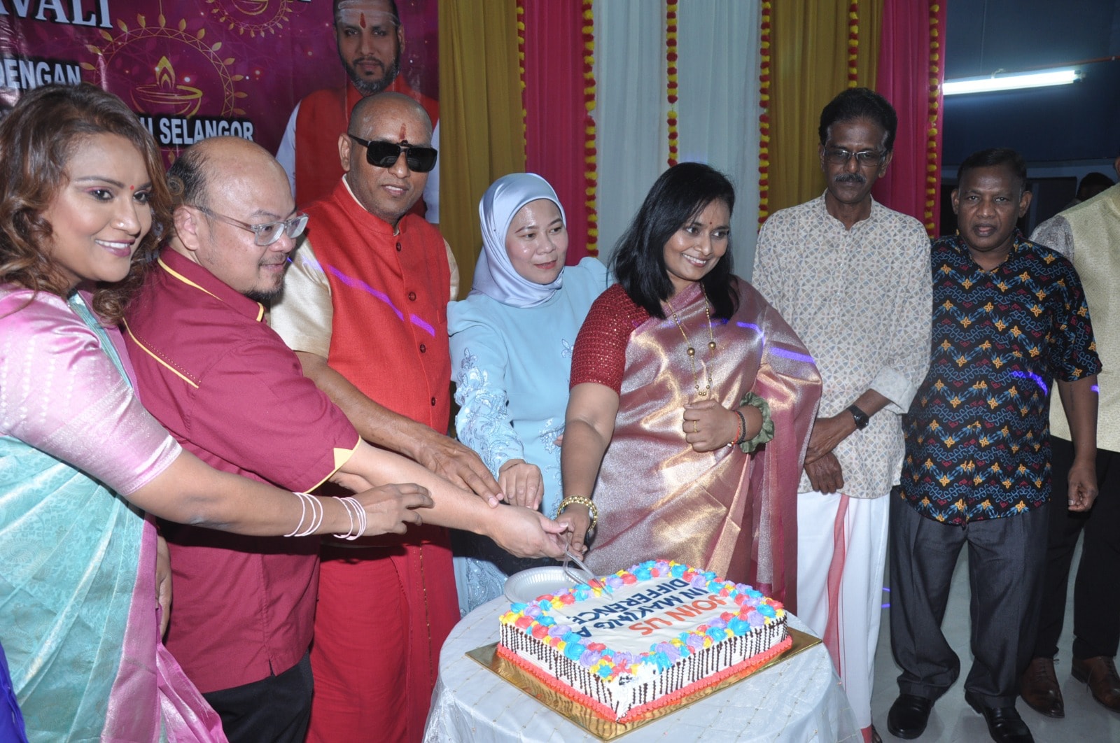 கிள்ளானில் தீபாவளி திறந்த இல்ல உபசரிப்பு