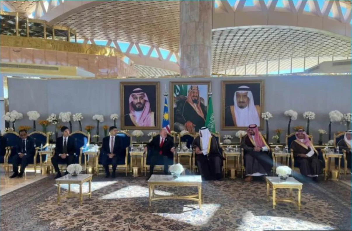 ரியாத்தைச் சென்றடைந்தார் மாமன்னர் சுல்தான் இப்ராஹிம்