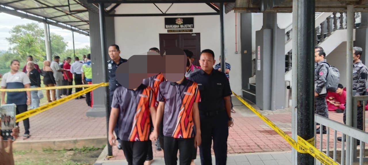 பள்ளி தங்கும் விடுதியில் 16 வயது மாணவன் தாக்குதல்: 4 மாணவர்கள் கைது 