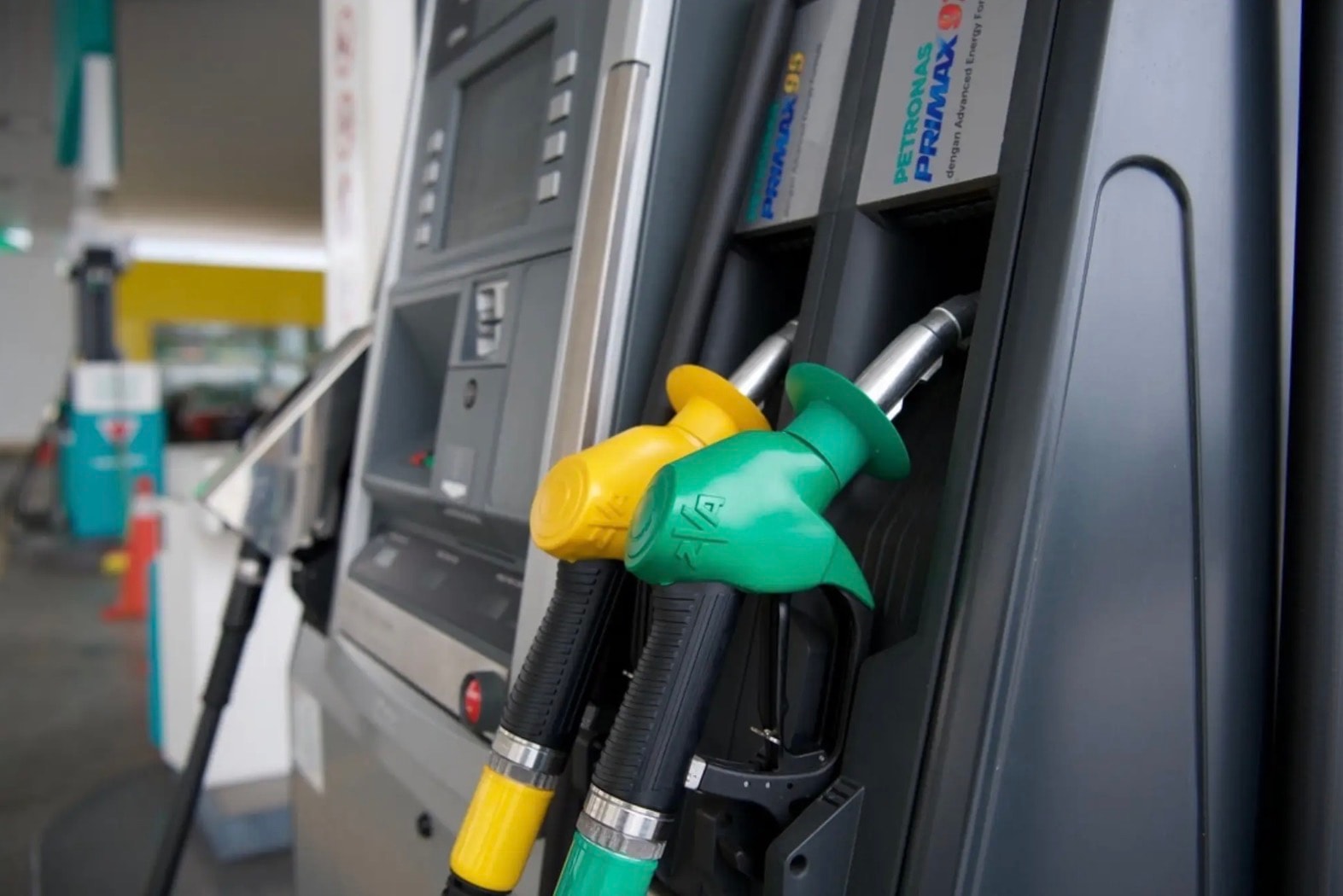 பெட்ரோல் ரோன் 97 விலை 2 காசு குறைந்தது