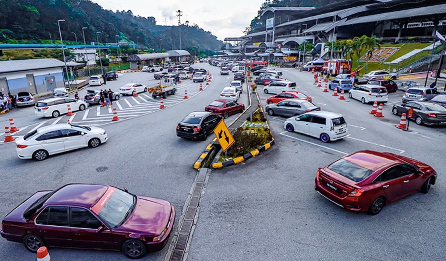 நெடுஞ்சாலைகளில் வாகனப் பட்டறைகள் வேண்டும்