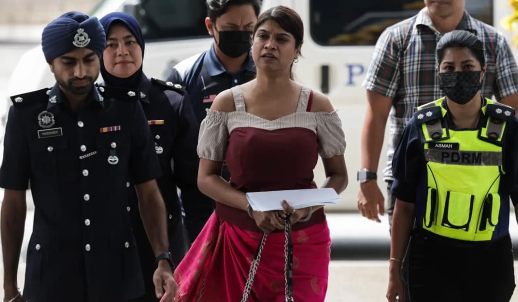 இன்ஸ்பெக்டர் ஷீலா சம்பந்தப்பட்ட மரத்தடி உணவுக்கடை உரிமையாளருடனான தகராறு: எந்தவொரு குற்றத்தன்மையும் இல்லை- போலீஸ் அறிவிப்பு