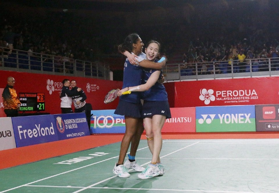 மின்னல் வேக மீள் எழுச்சி! குமாமோட்டோ மாஸ்டர்ஸ் பட்டத்தை வென்ற பெர்லி டான்-எம்.தீனா!