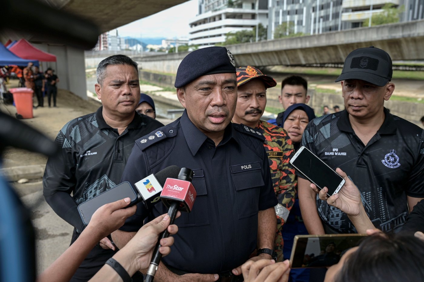 இந்திராகாந்தி அமைதி ஊர்வலத்தில் கடமையில் 60 போலீஸ்காரர்கள்