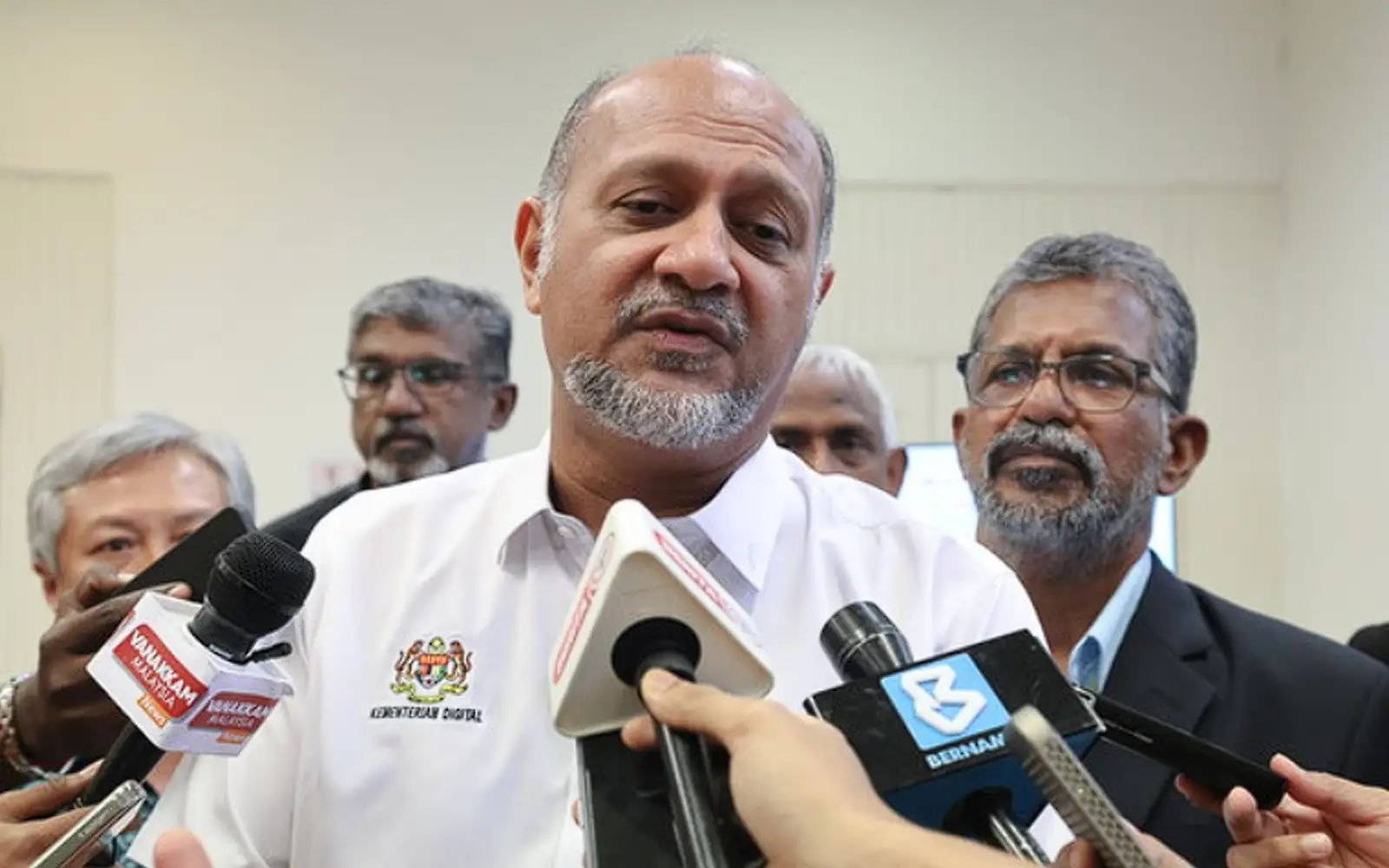 அமைச்சரவை மாற்றம் உறுதியா? "எந்தப் பொறுப்பையும் ஏற்கத் தயார்!" - டிஏபியின் அதிரடி பதில்!