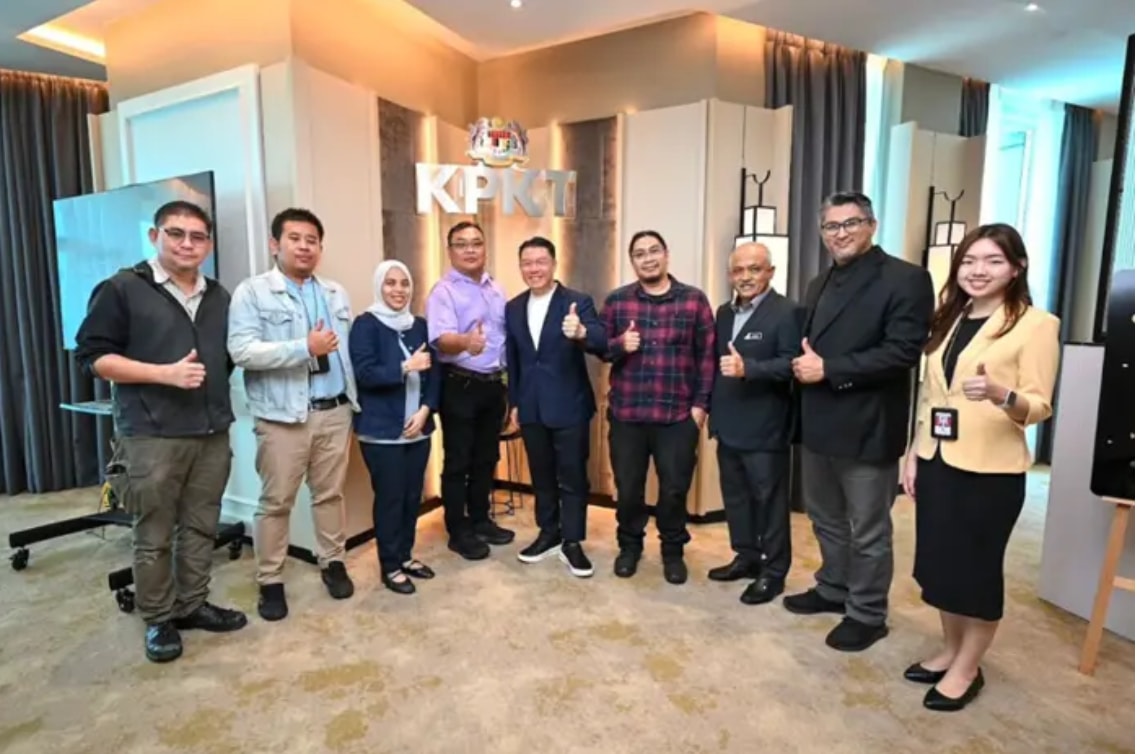 சர்ச்சைக்குரிய விவகாரத்திற்குத் தீர்வு: ஊடகங்களின் பிரதிநிதிகளை சந்தித்தார் அமைச்சர் ங்கா