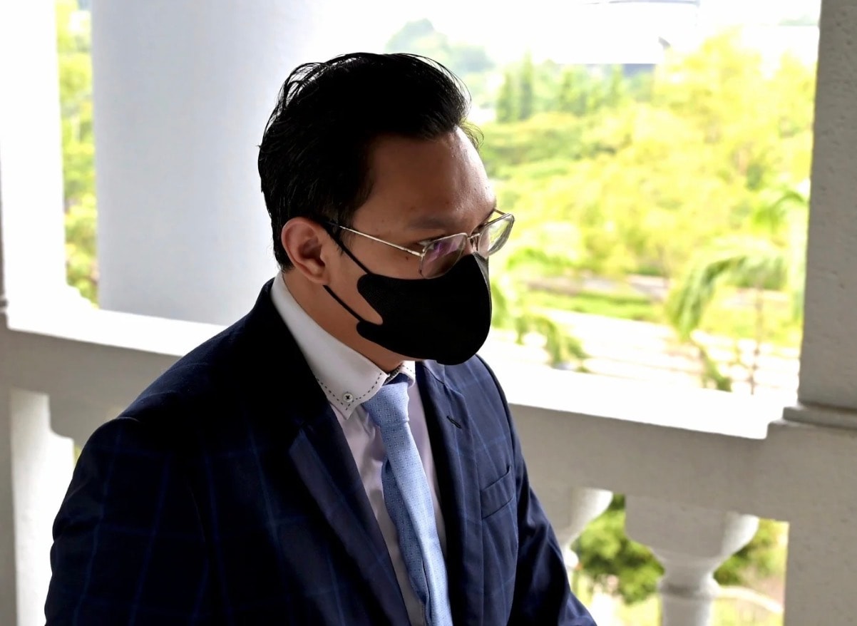 முன்னாள் அமைச்சரின் முன்னாள் அந்தரங்க செயலாளருக்கு  6 ஆண்டு சிறை