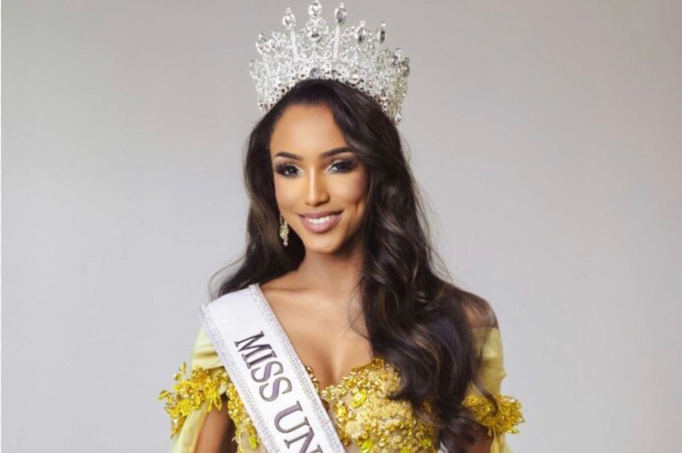 மிஸ் யுனிவர்ஸ் போட்டி மேடையில் கால் இடறி விழுந்த அழகிக்கு மூளையில் இரத்தக் கசிவு