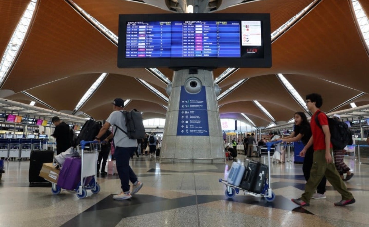 மலேசியாவில் விமானச் சேவைகள் வழக்க  நிலைக்குத் திரும்பின