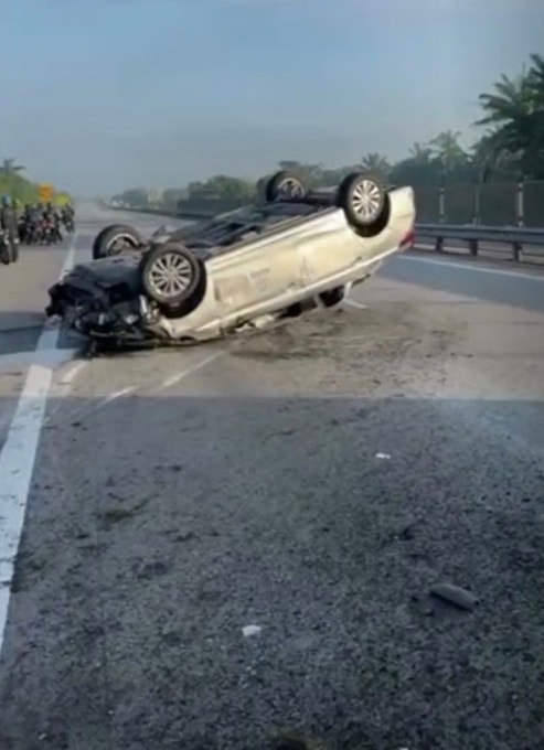 விபத்தில் மூன்று போலீஸ்காரர்கள் காயம் அடைந்தனர்