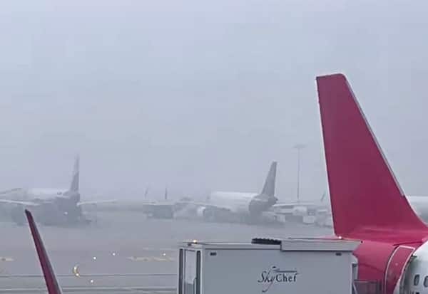 டில்லியில் கடும் பனிமூட்டத்தால் விமானப் போக்குவரத்து பாதிப்பு