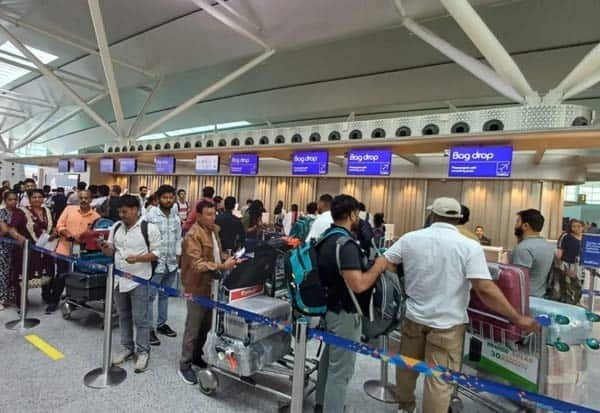 டில்லியில் கடும் பனியால் விமானச் சேவைப் பாதிப்பு